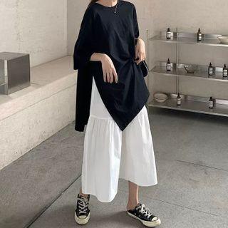 Plain Elbow-sleeve T-shirt / Midi A-line Skirt