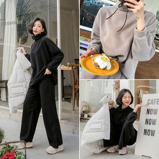 Set: Mock-neck Textured Top + Wide-leg Pants