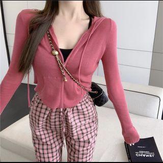 Zipped Knit Jacket / Tank Top / Plaid Pants