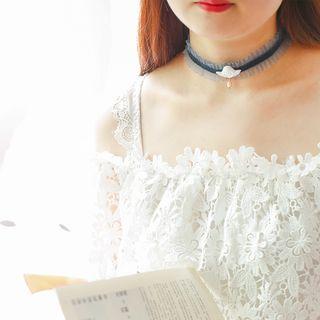 Ceramic Pendant Lace Choker