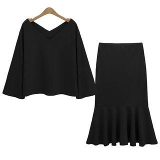 Set: Long-sleeve Top + Ruffle-hem Fitted Midi Skirt