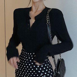 Ribbed Buttoned Long-sleeve Top