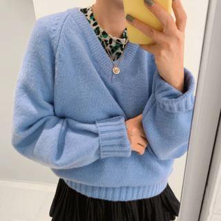 V-neck Raglan-sleeve Colored Sweater