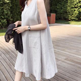 V-neck Pocket-detail Dress