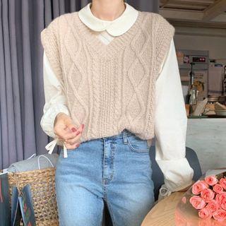 Plain Blouse / Cable-knit Vest / Set