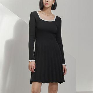 Square-neck Contrast-trim Knit Dress