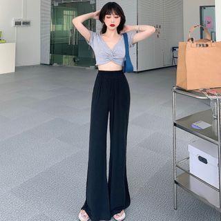 Twist Short-sleeve Cropped T-shirt / High-waist Silt Wide-leg Pants