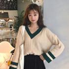 Long-sleeved Color-block Slit-front V-neck Straight Knitted Sweater