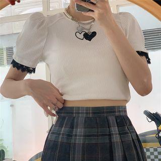 Lace Trim Heart Embroidered Cropped T-shirt