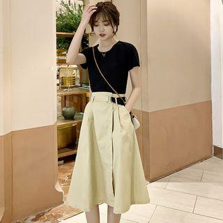 Short Sleeve Plain T-shirt / A-line Skirt / Set