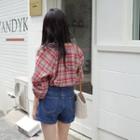 Long-sleeve Buttoned Plaid Top