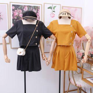 Set: Square-neck Crop Blouse + Pleated Dress Shorts