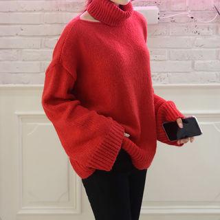 Turtle-neck Slit-detail Sweater