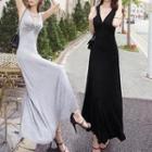 Sleeveless V-neck Maxi Dress