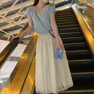 Short-sleeve Top / Lace Skirt / Set