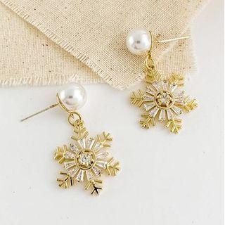 Snowflake Faux Pearl Alloy Dangle Earring 1 Pair - Gold - One Size