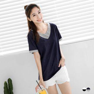 Contrast-trim Short Sleeve V-neck T-shirt