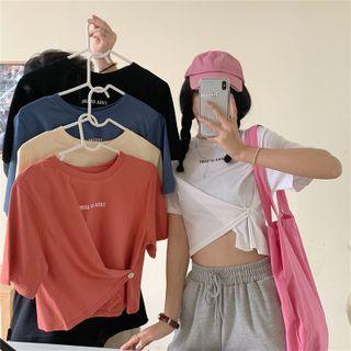 Short-sleeve Lettering Print Button-accent T-shirt