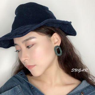 Oval Stud Earring