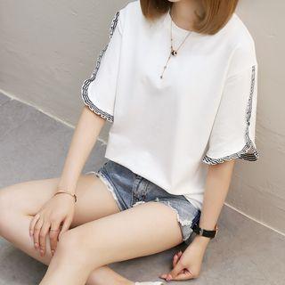 Striped Trim Elbow Sleeve T-shirt