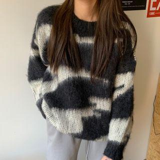 Print Sweater Black & White - One Size