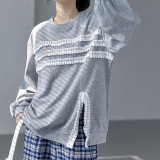 Ruffle Trim Slit Sweatshirt