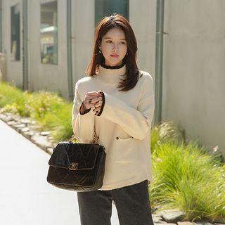 Mock-neck Pocket-detail Knit Top
