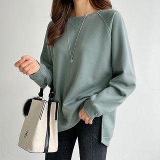 Raglan-sleeve Curve-hem Sweatshirt