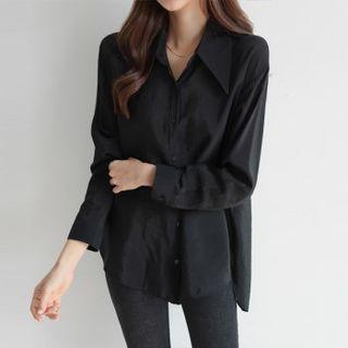 Wide-collar Dip-back Blouse