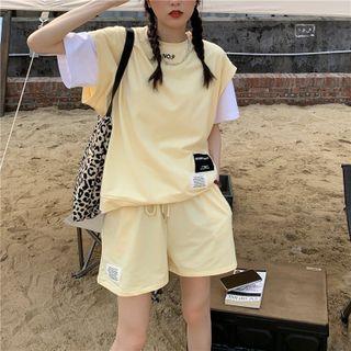 Sleeveless Lettering Top / Shorts / Short-sleeve T-shirt / Set