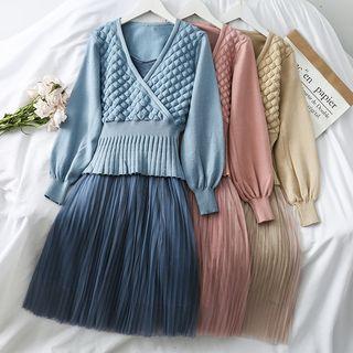 Set: Patchwork Sleeveless Dress + V-neck Top