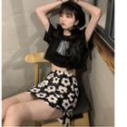 Lettering Short-sleeve T-shirt / Floral A-line Skirt