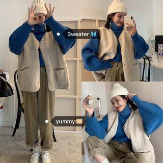 Snap-button Fleece Vest / Corduroy Straight-leg Pants / Turtleneck Sweater