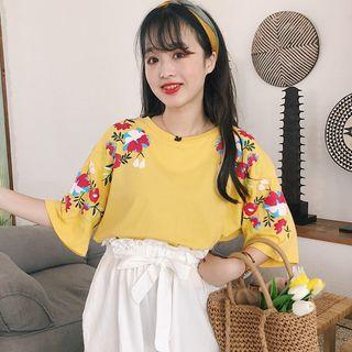 Elbow-sleeve Flower Print T-shirt / Paperbag Waist Shorts With Sash