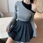 Two-tone Cold Shoulder Long-sleeve T-shirt