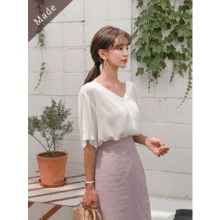 V-neck Elbow-sleeve Textured Blouse