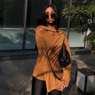 Off-shoulder Slit-trim Letter Print Top