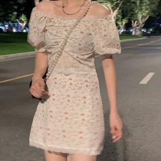 Short-sleeve Flower Print Lace Trim Crop Top / Mini Pencil Skirt