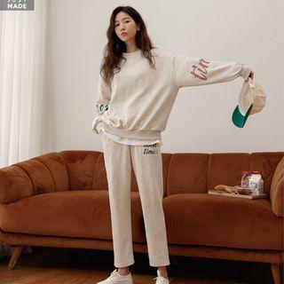 Set: Letter Sweatshirt + Wide-leg Pants