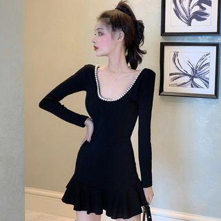 Scoop-neck Long-sleeve Ruffle Hem Mini Sheath Dress
