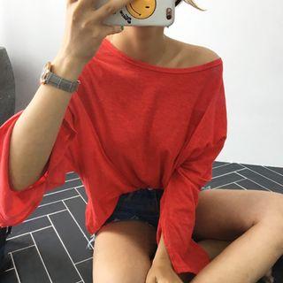 Loose-fit Drop-shoulder T-shirt