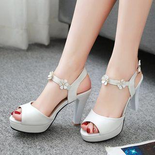 Flower Strap Chunky-heel Platform Sandals