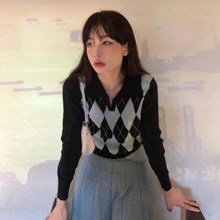 Argyle Knit Crop Top / High-waist Mini A-line Skirt