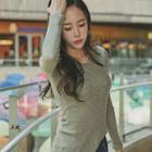 Asymmetric-hem Slim-fit T-shirt
