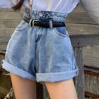 Long-sleeve T-shirt / Belted Denim Shorts