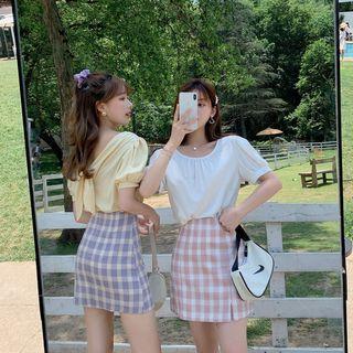 Plain Short-sleeve T-shirt / Plaid A-line Skirt / Set