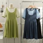 Set: Contrasted Puff-sleeve T-shirt + Pleated Midi Tank Dress