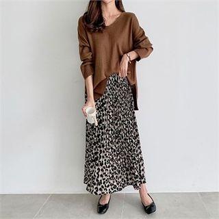 Pleated Leopard Print Maxi Skirt