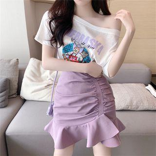 Printed Off-shoulder T-shirt / Mermaid Mini Skirt