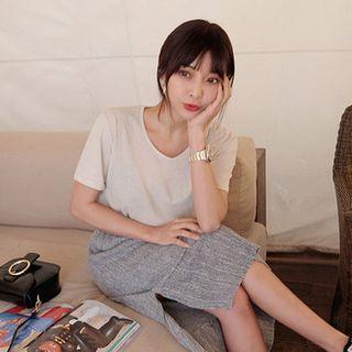 Round-neck Plain Cotton T-shirt